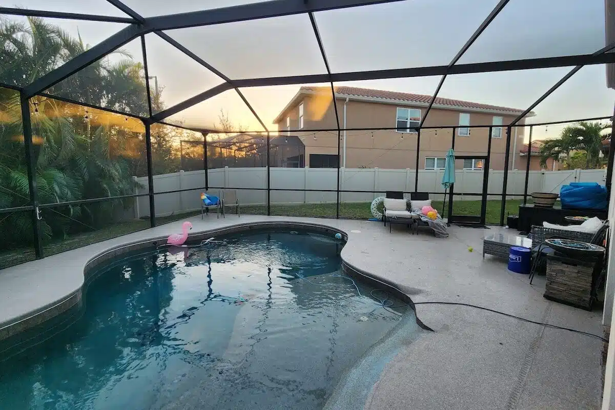 Rescreen Rescue in Pinellas Park - fixing a screen